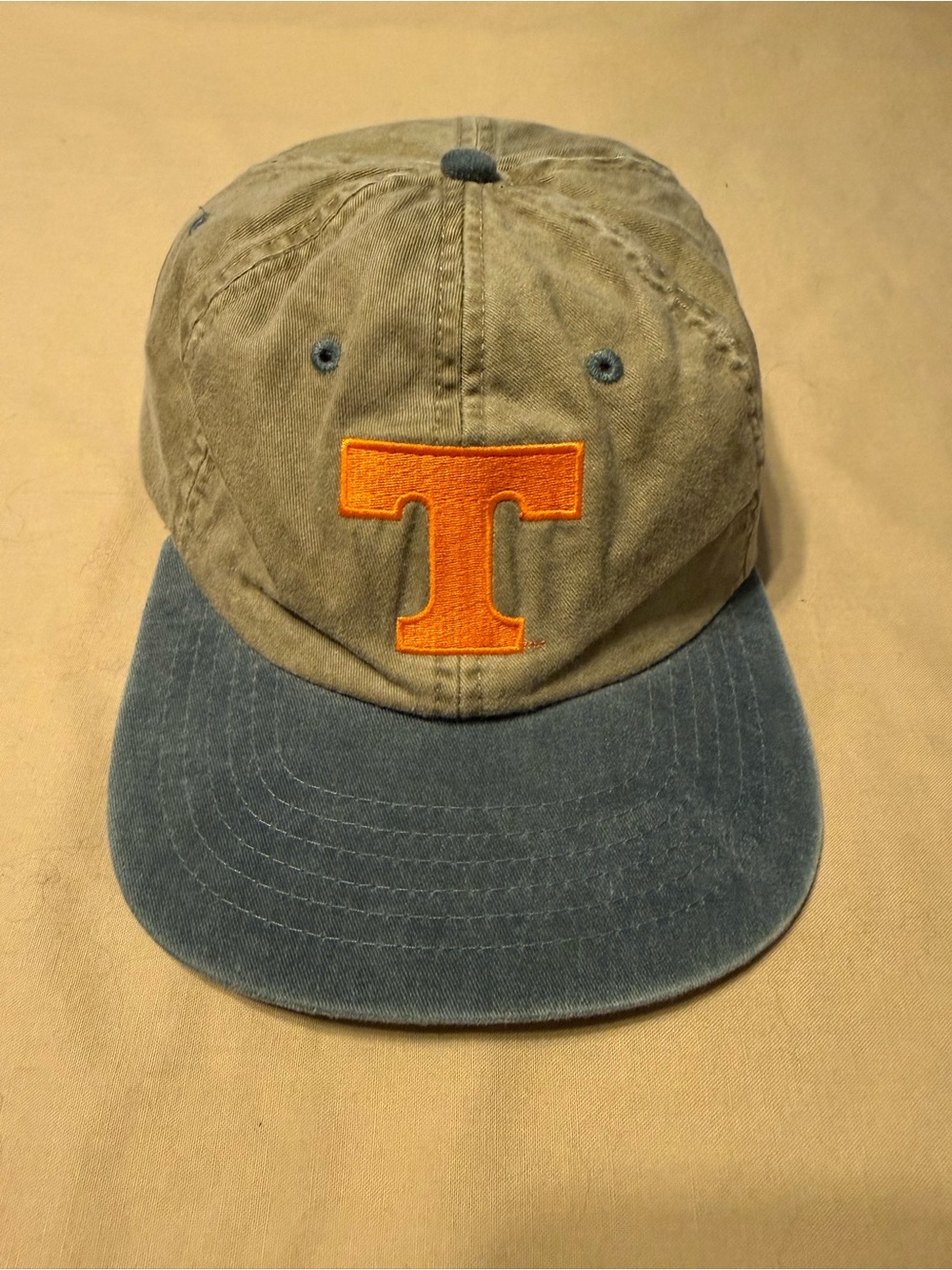 Men’s Tennessee Vols Cotton Baseball Cap with Orange 'T' Logo - Olive & Navy